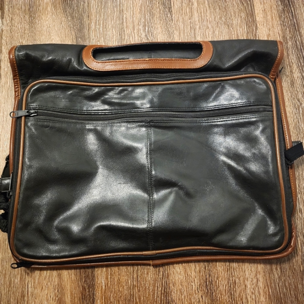 SALE 💵🏃‍♀️💨 Vintage Leather Suitcase Saddle Bag